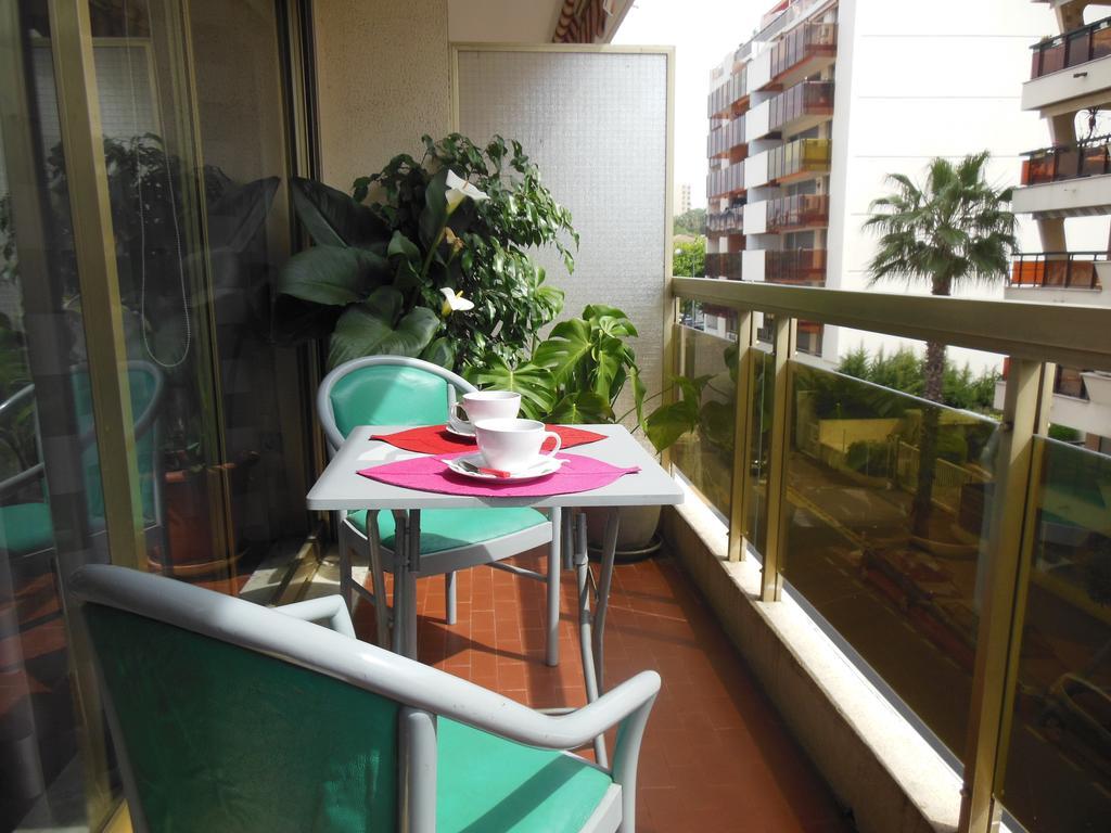 Appartement Silver La Regence Juan-les-Pins Oda fotoğraf