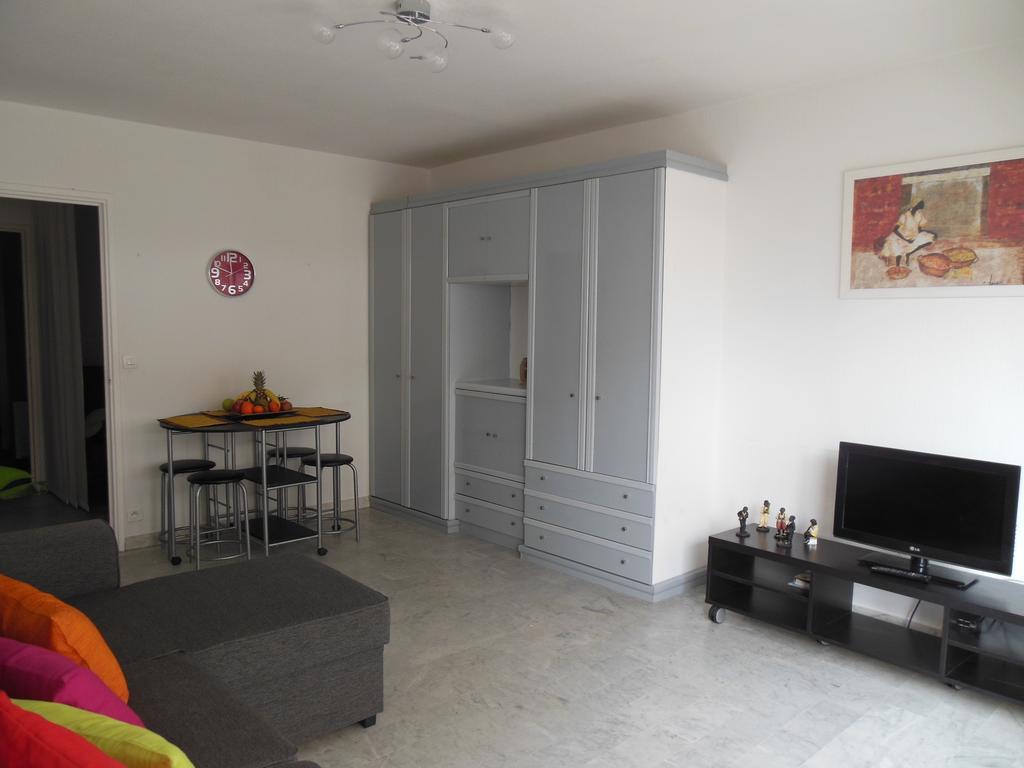 Appartement Silver La Regence Juan-les-Pins Oda fotoğraf